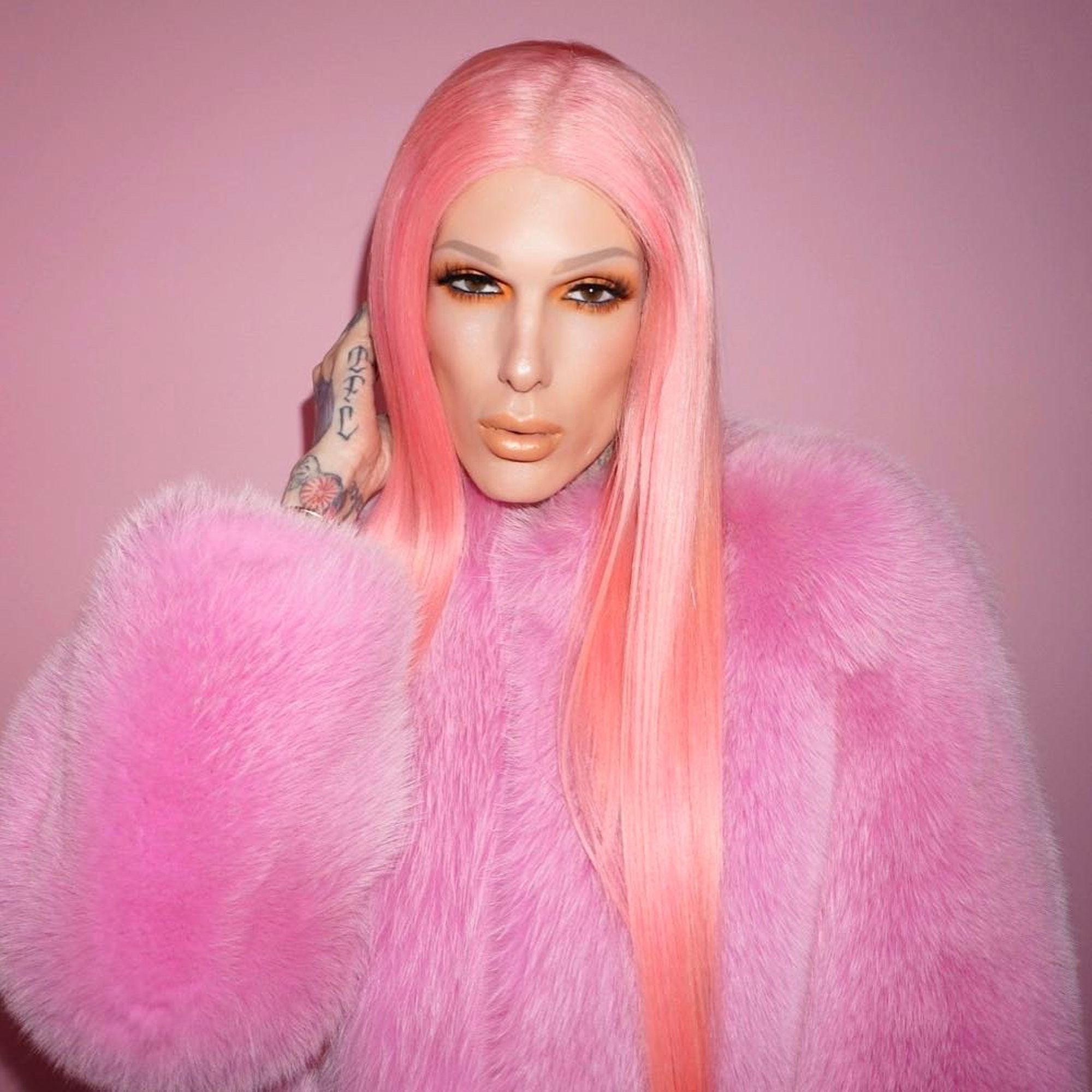 jeffree star - SSSniperWolf Store